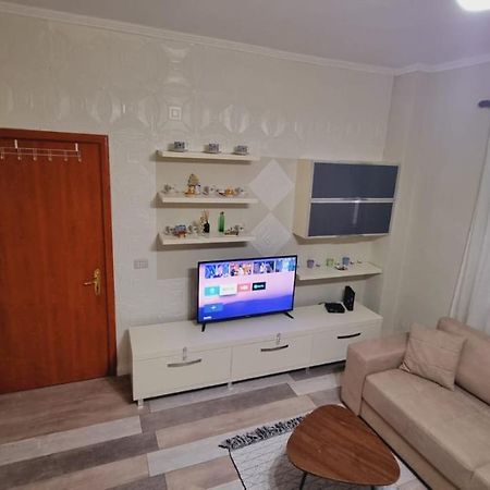 Liqeni Thate, Tirane Apartment Bagian luar foto