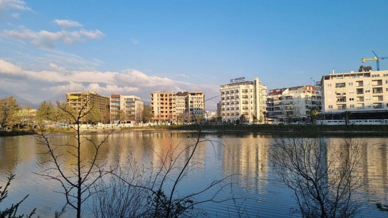 Liqeni Thate, Tirane Apartment Bagian luar foto