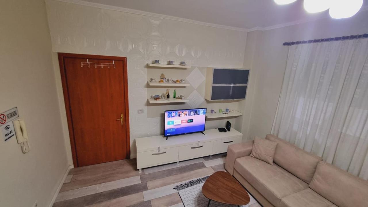 Liqeni Thate, Tirane Apartment Bagian luar foto